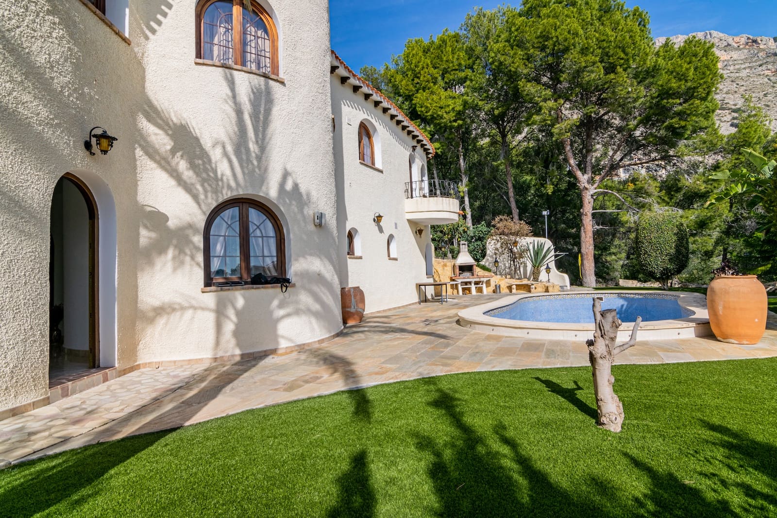 4 bedroom Villa for sale in Altea with garage - € 1,350,000 (Ref: 9766775)