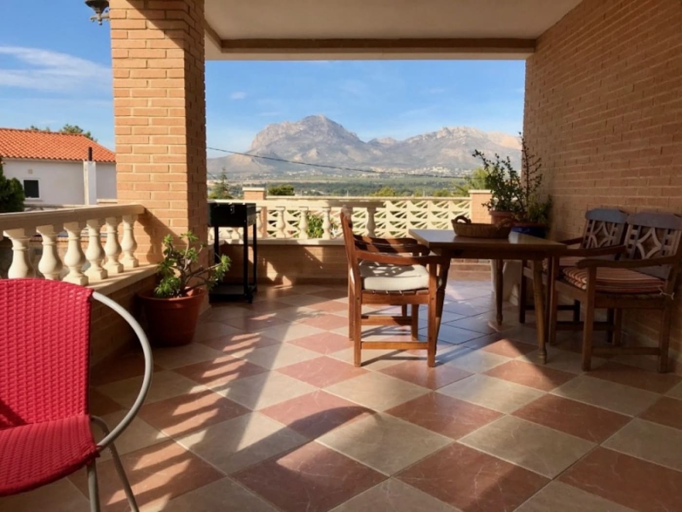 6 quarto Moradia para venda em Benidorm com piscina garagem - 1 150 000 € (Ref: 9766779)