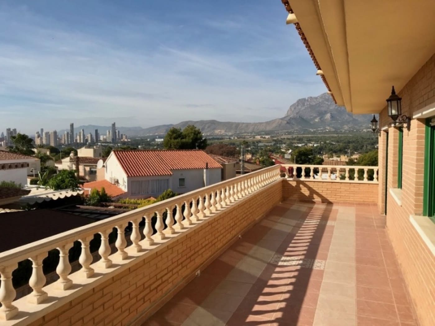 6 quarto Moradia para venda em Benidorm com piscina garagem - 1 150 000 € (Ref: 9766779)