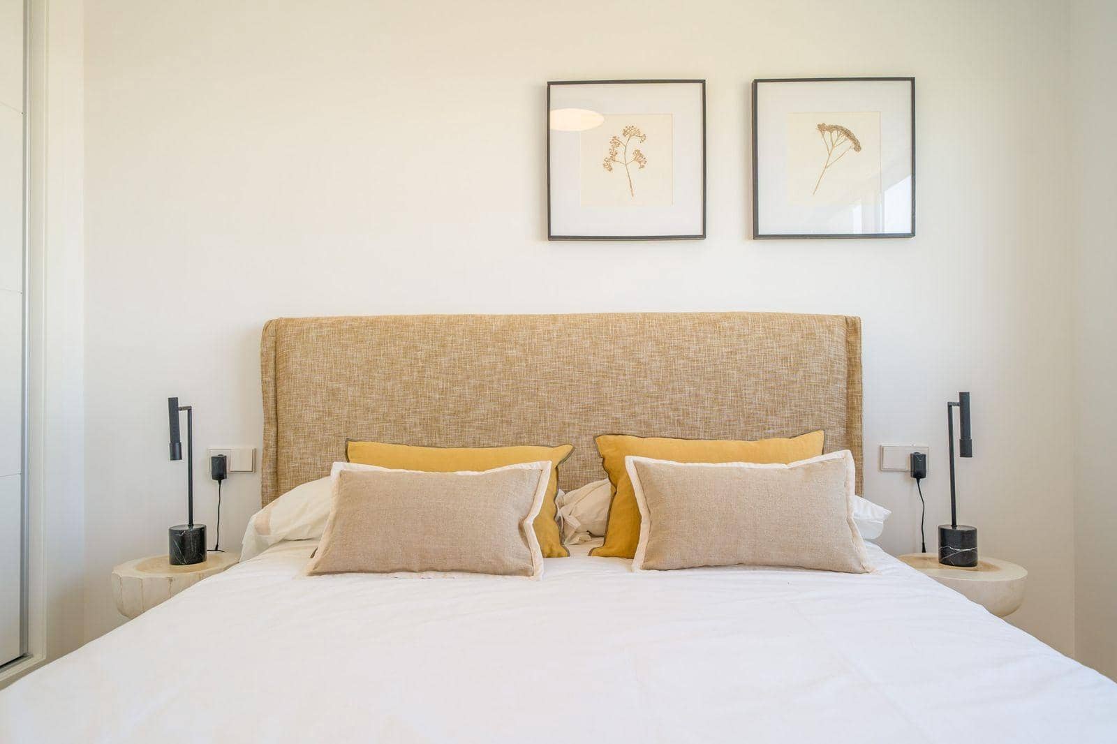 2 soverom Rekkehus til salgs i Orihuela med svømmebasseng - € 269 900 (Ref: 9766816)