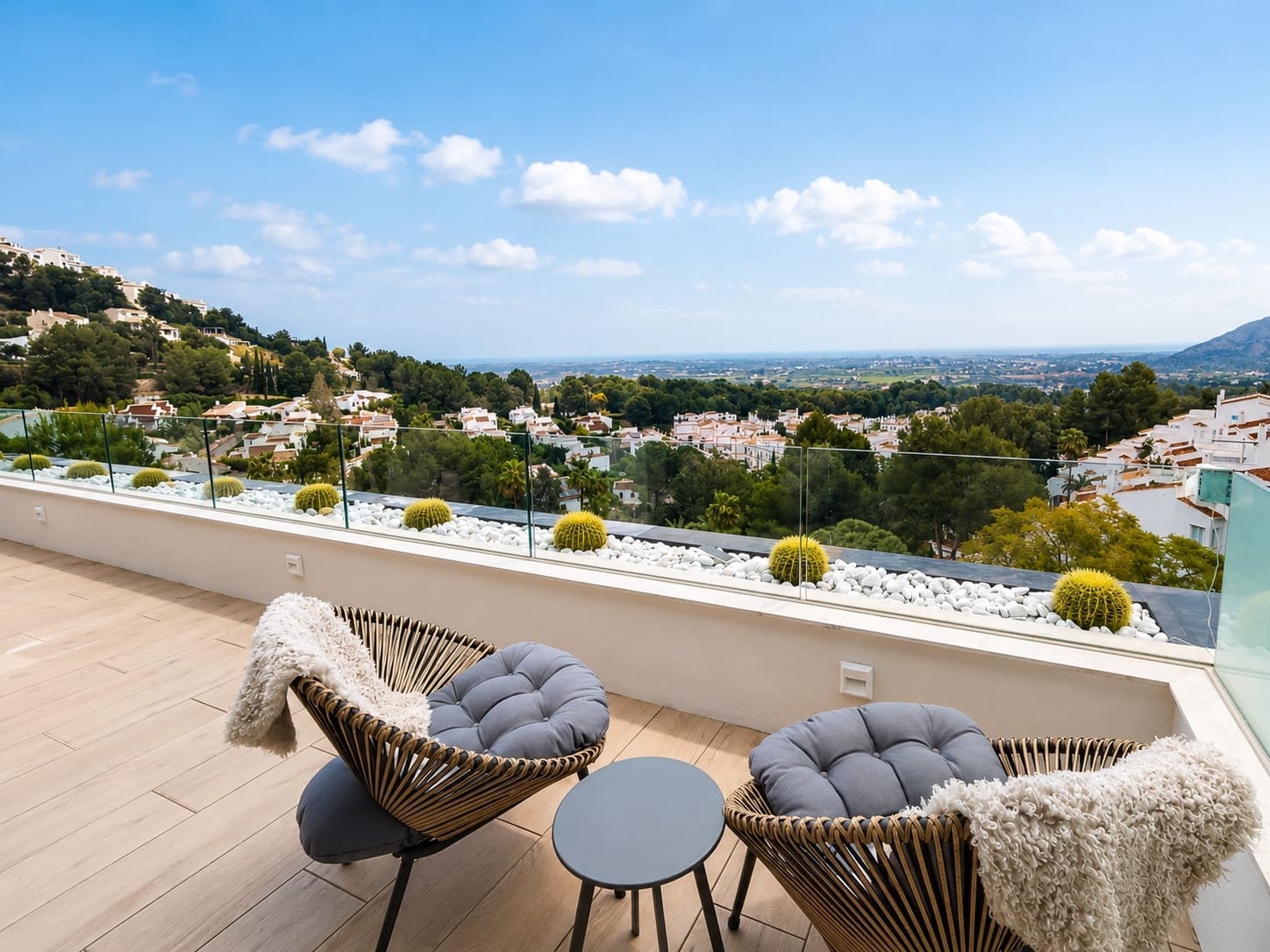 Apartamento de 3 habitaciones en Dénia en venta con piscina garaje - 685.000 € (Ref: 9816174)