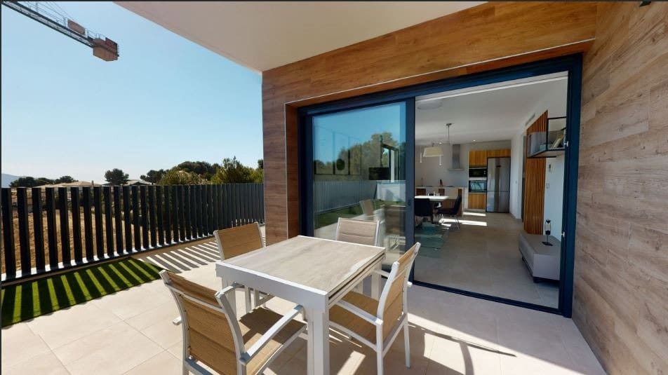 3 quarto Moradia para venda em La Nucia com piscina - 600 000 € (Ref: 9862655)