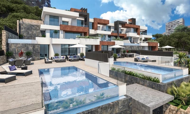 3 bedroom Apartment for sale in Benidorm with pool - € 1,650,000 (Ref: 9862716)