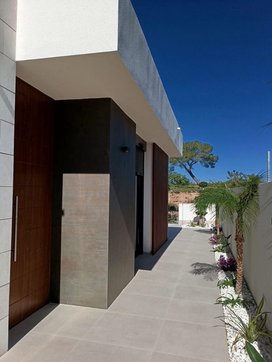 3 slaapkamer Villa te koop in Pilar de la Horadada met zwembad garage - € 586.000 (Ref: 9936901)