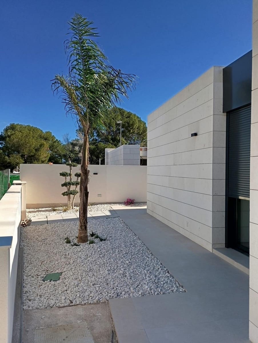 3 slaapkamer Villa te koop in Pilar de la Horadada met zwembad garage - € 586.000 (Ref: 9936901)
