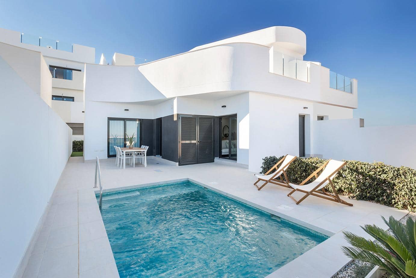 3 bedroom Villa for sale in Torrevieja with pool garage - € 539,000 (Ref: 9936962)