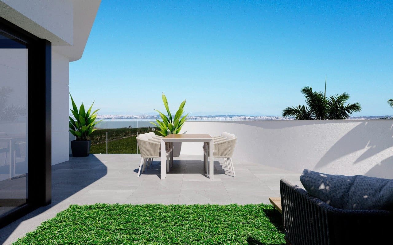 3 bedroom Villa for sale in Torrevieja with pool garage - € 539,000 (Ref: 9936962)