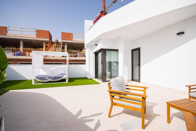 3 bedroom Villa for sale in Torrevieja with pool garage - € 539,000 (Ref: 9936962)