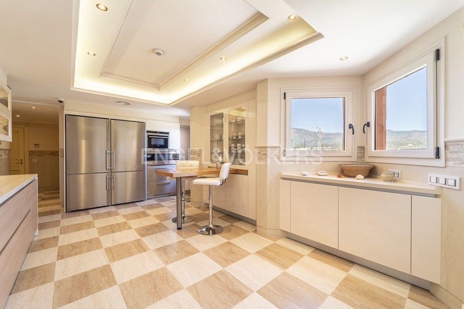 6 soveværelse Lejlighed til salg i New Golden Mile med swimmingpool garage - € 5.990.000 (Ref: 9733474)