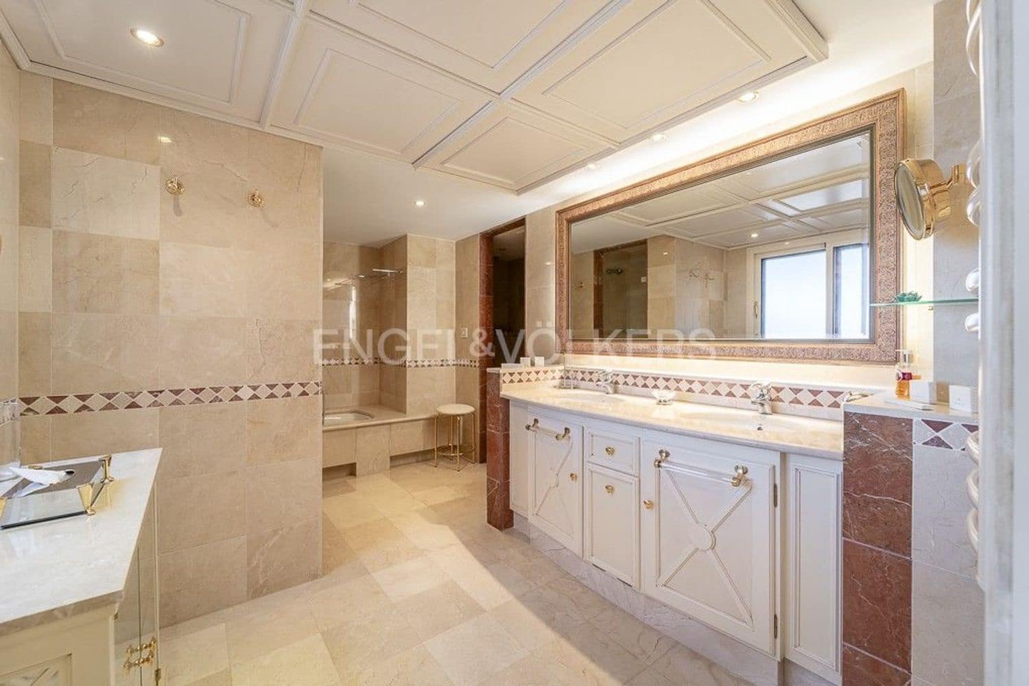 6 soveværelse Lejlighed til salg i New Golden Mile med swimmingpool garage - € 5.990.000 (Ref: 9733474)