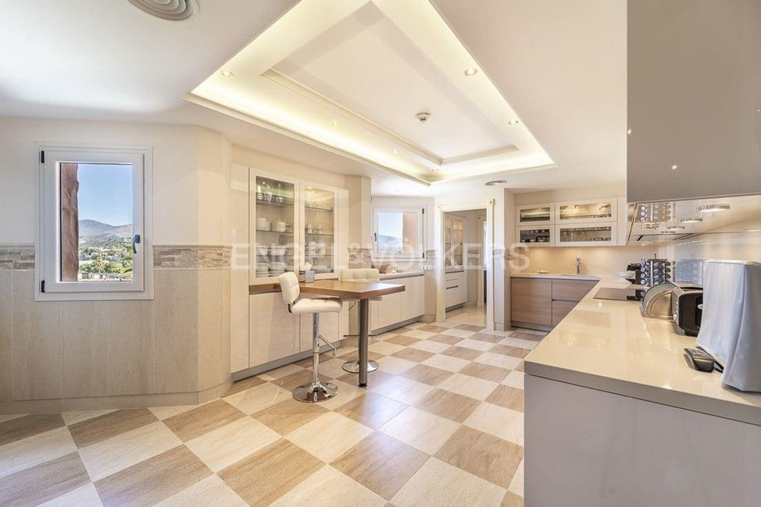 6 soveværelse Lejlighed til salg i New Golden Mile med swimmingpool garage - € 5.990.000 (Ref: 9733474)