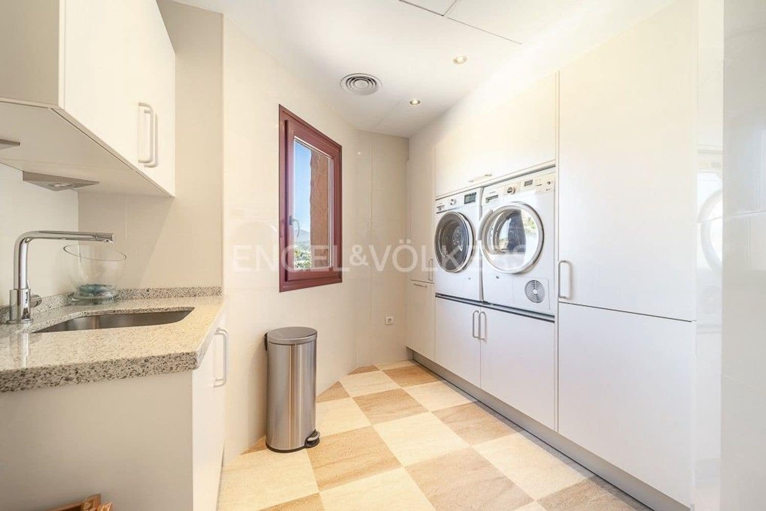 6 soveværelse Lejlighed til salg i New Golden Mile med swimmingpool garage - € 5.990.000 (Ref: 9733474)