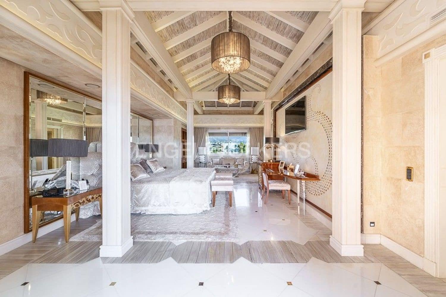 6 soveværelse Lejlighed til salg i New Golden Mile med swimmingpool garage - € 5.990.000 (Ref: 9733474)