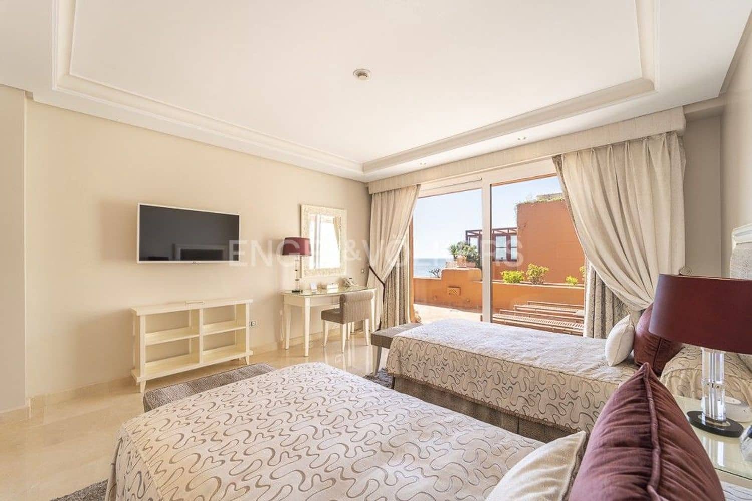 6 soveværelse Lejlighed til salg i New Golden Mile med swimmingpool garage - € 5.990.000 (Ref: 9733474)