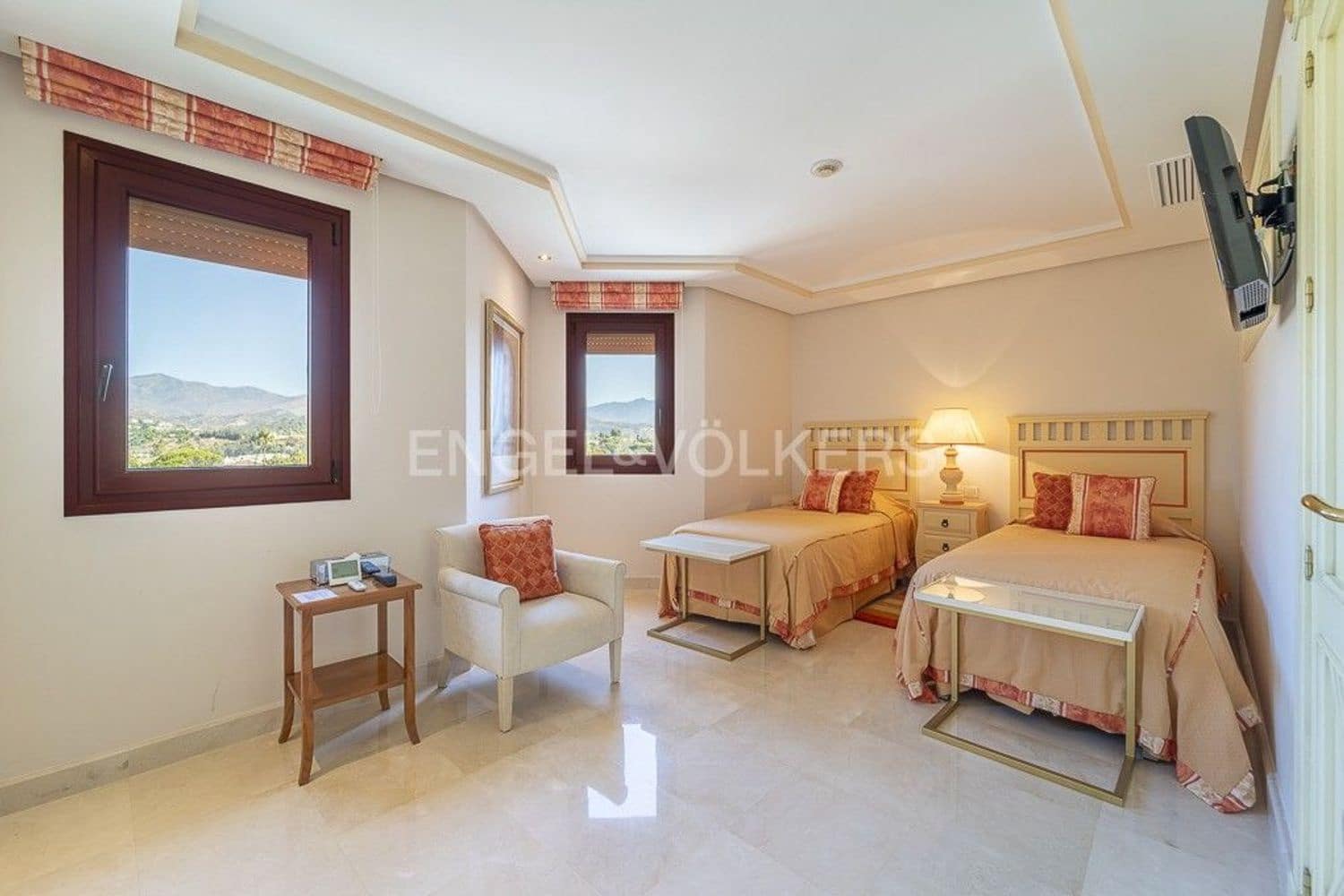 6 soveværelse Lejlighed til salg i New Golden Mile med swimmingpool garage - € 5.990.000 (Ref: 9733474)