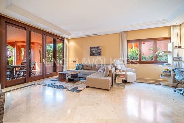 3 soveværelse Lejlighed til salg i Guadalmansa, Estepona med swimmingpool garage - € 1.495.000 (Ref: 9733475)