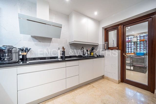 3 soveværelse Lejlighed til salg i Guadalmansa, Estepona med swimmingpool garage - € 1.495.000 (Ref: 9733475)