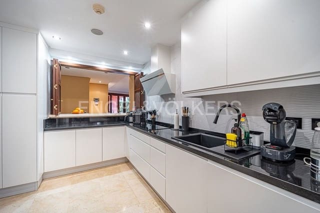 3 soveværelse Lejlighed til salg i Guadalmansa, Estepona med swimmingpool garage - € 1.495.000 (Ref: 9733475)