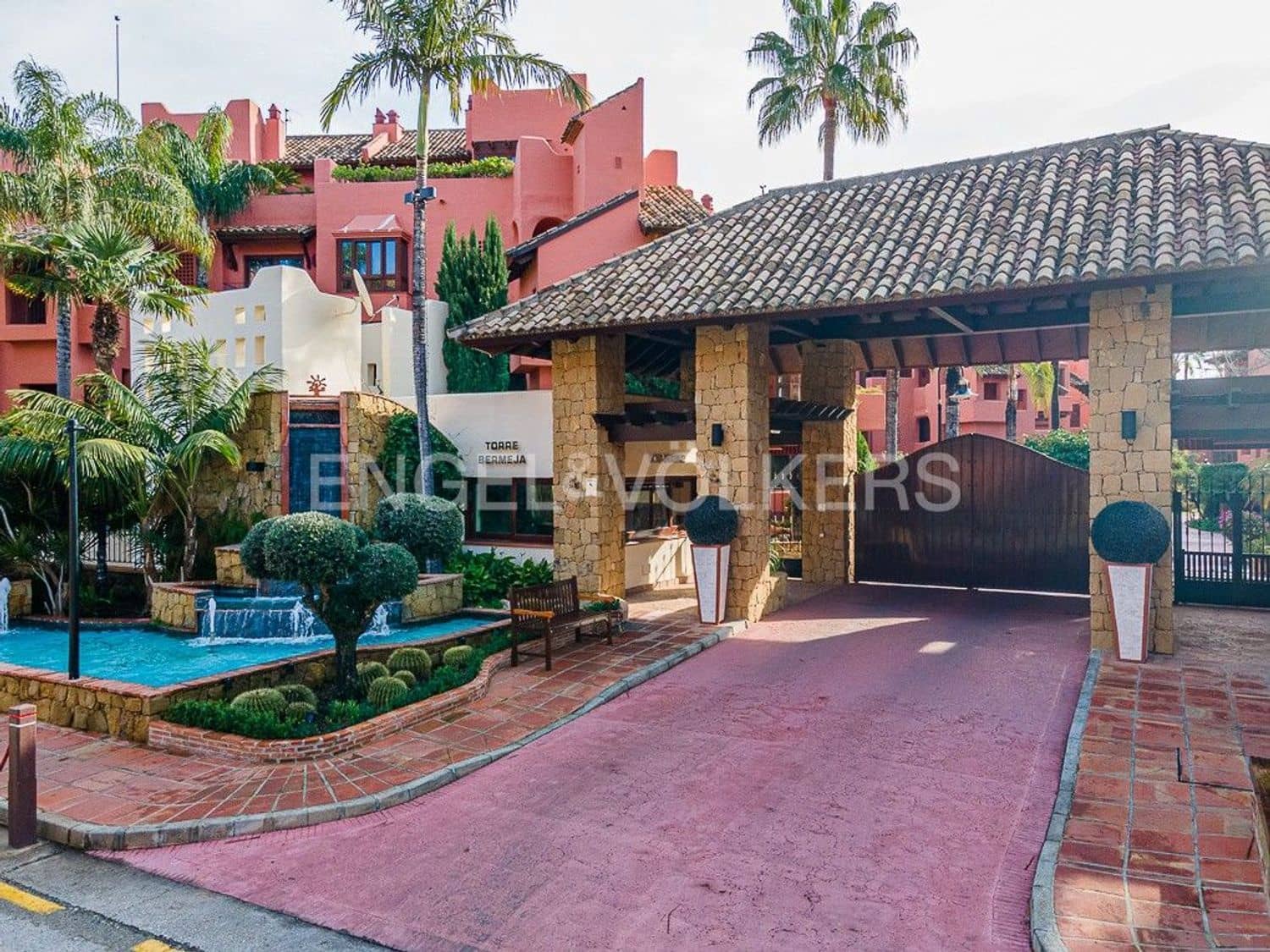 3 bedroom Apartment for sale in New Golden Mile with pool garage - € 1,495,000 (Ref: 9733475)