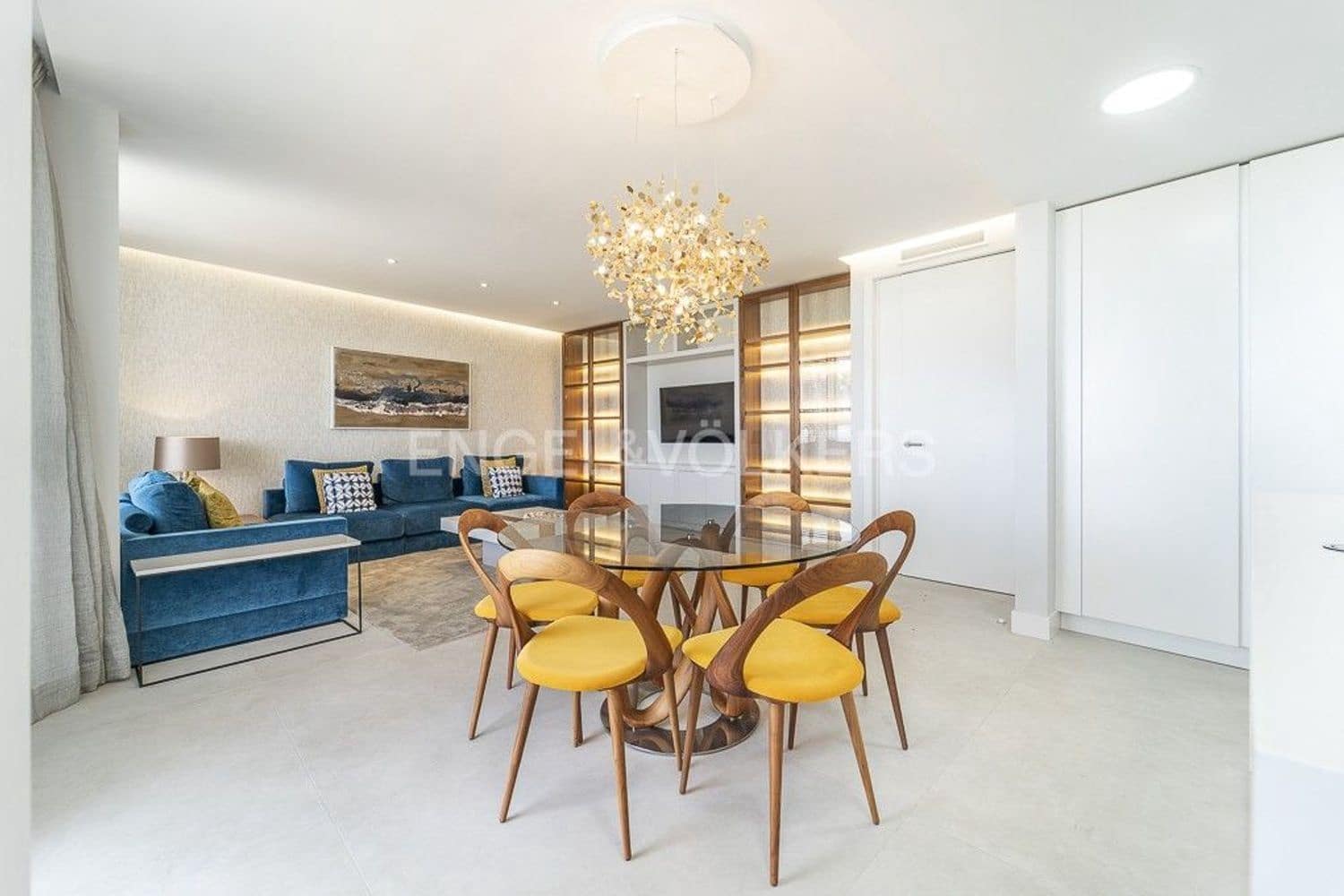 Apartamento de 3 habitaciones en Estepona en venta con piscina garaje - 1.150.000 € (Ref: 9733476)