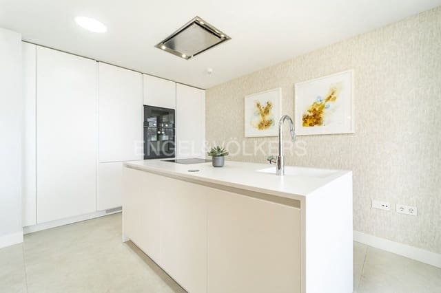 Apartamento de 3 habitaciones en Guadalobón, Estepona en venta con piscina garaje - 1.150.000 € (Ref: 9733476)