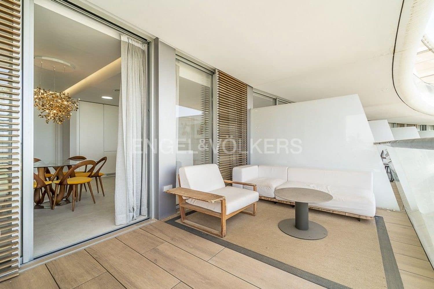 Apartamento de 3 habitaciones en Estepona en venta con piscina garaje - 1.150.000 € (Ref: 9733476)