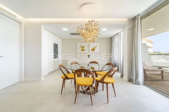 Apartamento de 3 habitaciones en Guadalobón, Estepona en venta con piscina garaje - 1.150.000 € (Ref: 9733476)