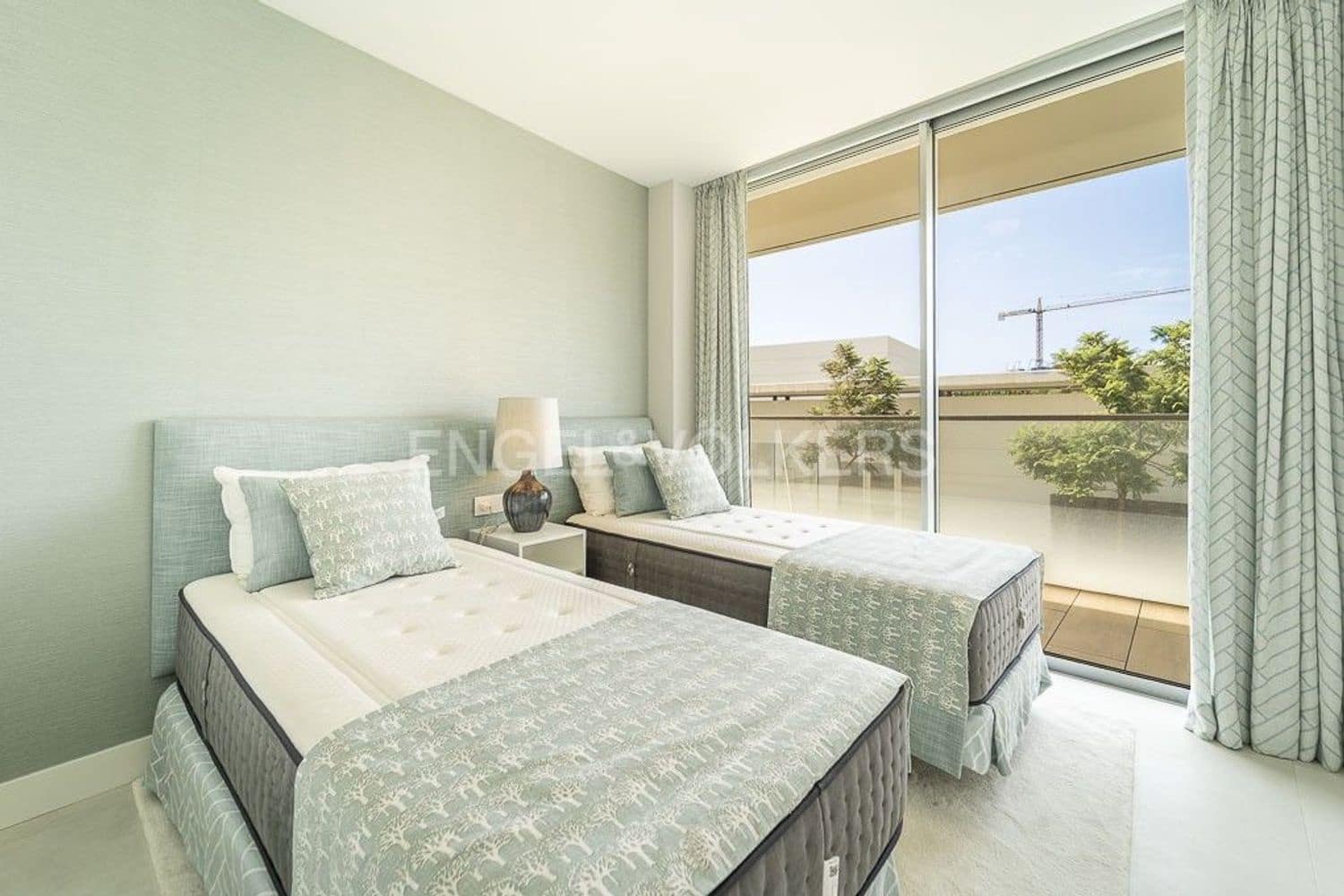 Apartamento de 3 habitaciones en Estepona en venta con piscina garaje - 1.150.000 € (Ref: 9733476)