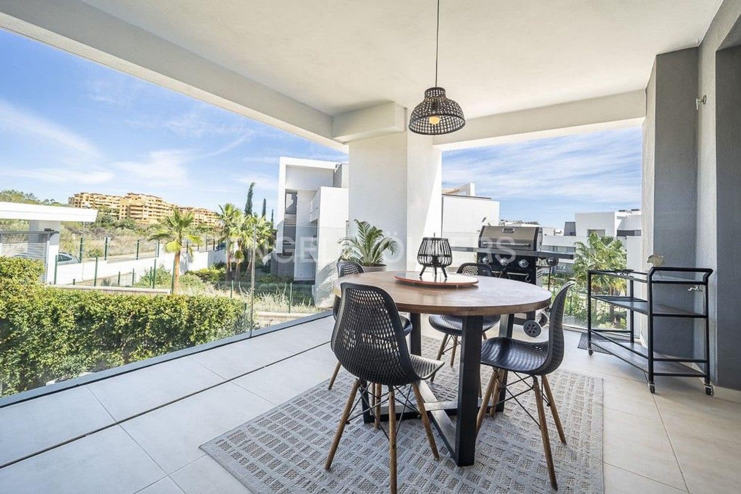 2 Zimmer Apartment zu verkaufen in New Golden Mile mit Pool Garage - 499.000 € (Ref: 9733477)