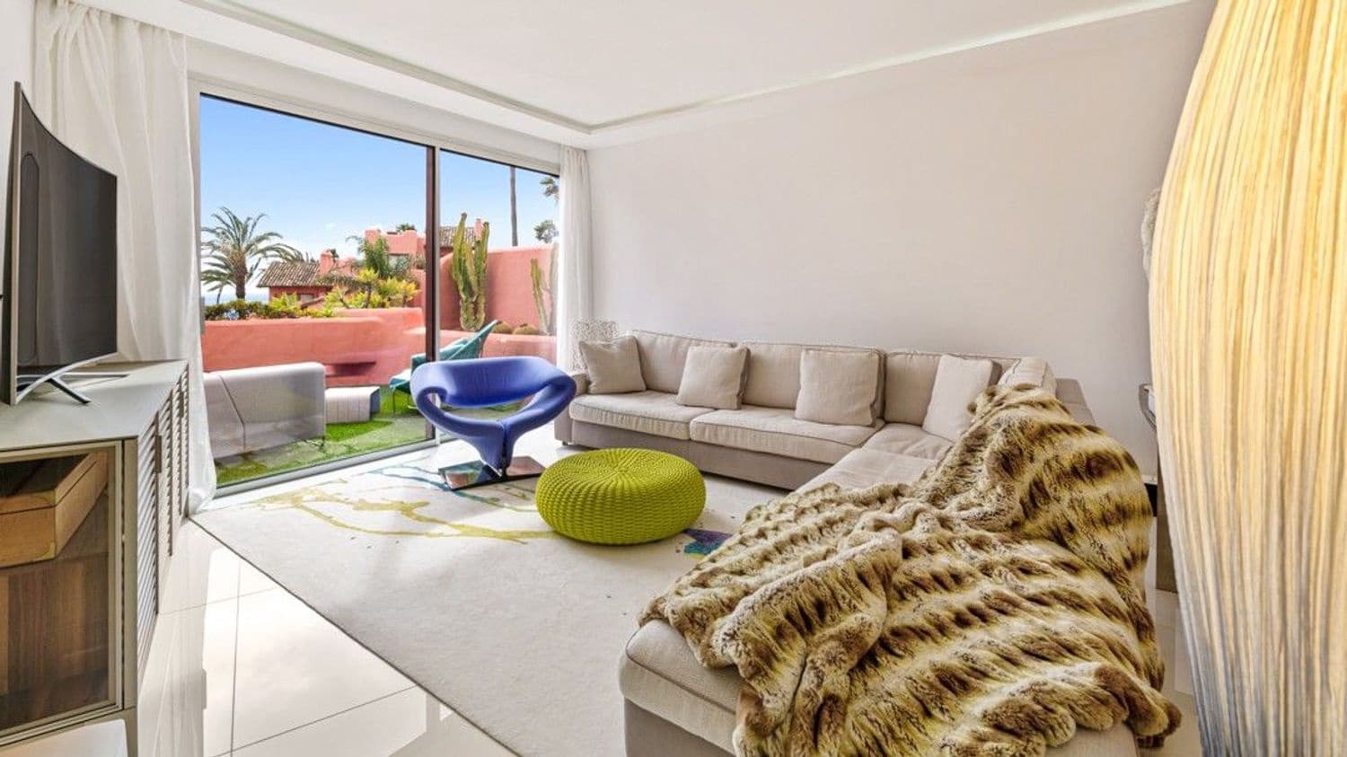 3 bedroom Apartment for sale in Guadalmansa with pool garage - € 1,999,000 (Ref: 9733478)