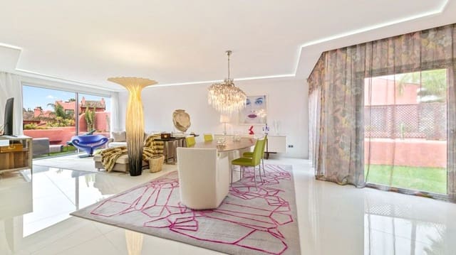 3 sypialnia Apartament na sprzedaż w Resinera-Voladilla, Estepona z basenem garażem - 1 999 000 € (Ref: 9733478)