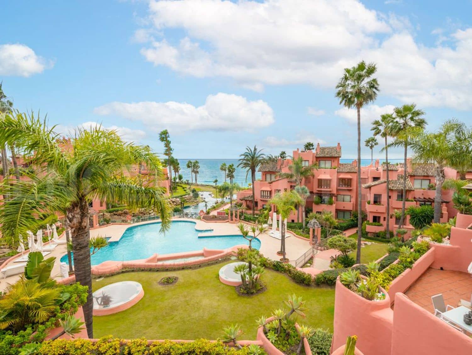 3 bedroom Apartment for sale in Guadalmansa with pool garage - € 1,999,000 (Ref: 9733478)