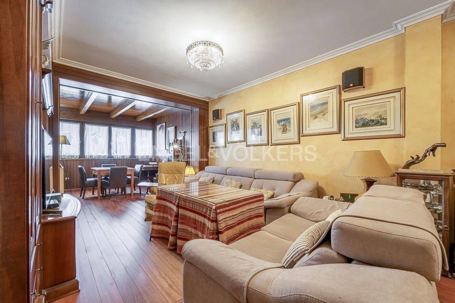 4 Zimmer Haus zu verkaufen in Estepona mit Garage - 695.000 € (Ref: 9733480)