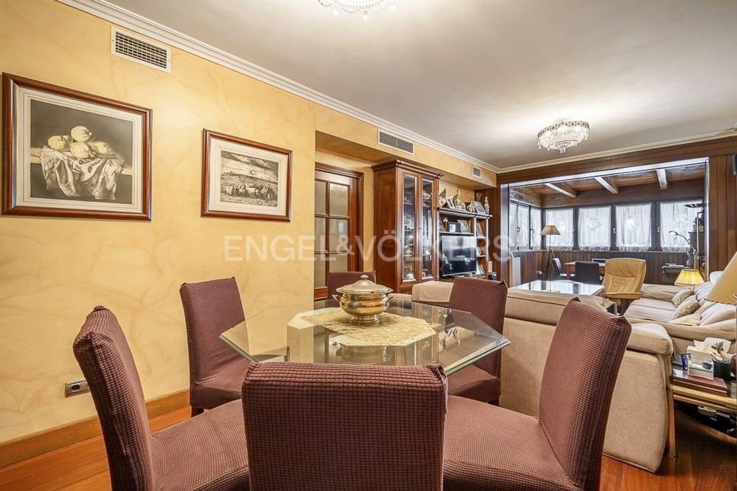 4 Zimmer Haus zu verkaufen in Estepona mit Garage - 695.000 € (Ref: 9733480)