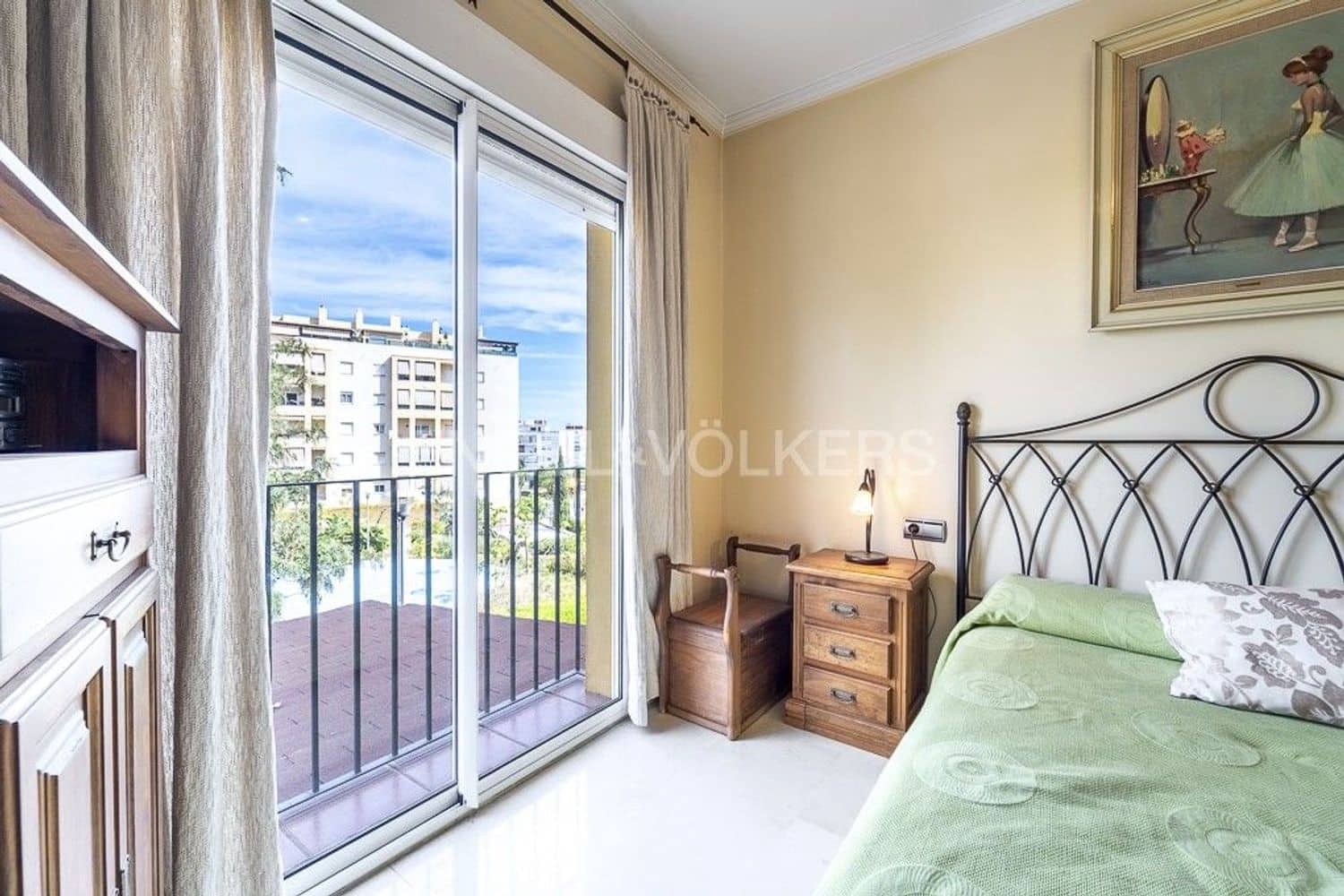 4 Zimmer Haus zu verkaufen in Estepona mit Garage - 695.000 € (Ref: 9733480)