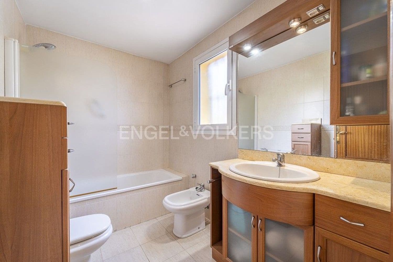 4 Zimmer Haus zu verkaufen in Estepona mit Garage - 695.000 € (Ref: 9733480)