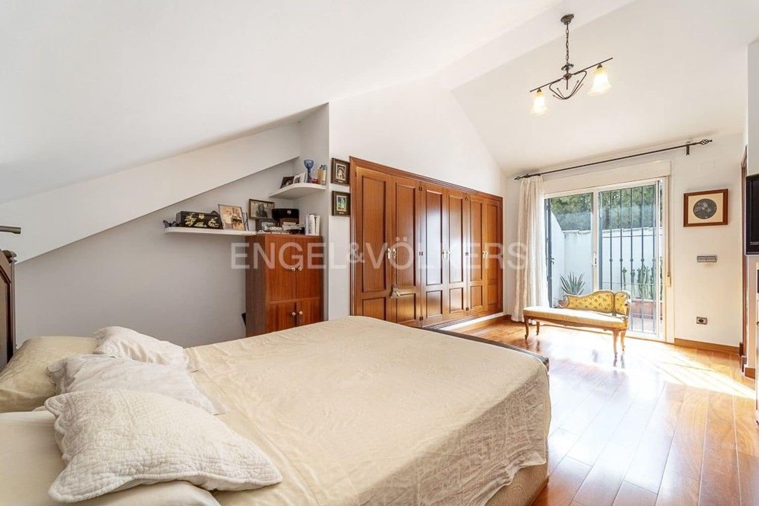 4 Zimmer Haus zu verkaufen in Estepona mit Garage - 695.000 € (Ref: 9733480)