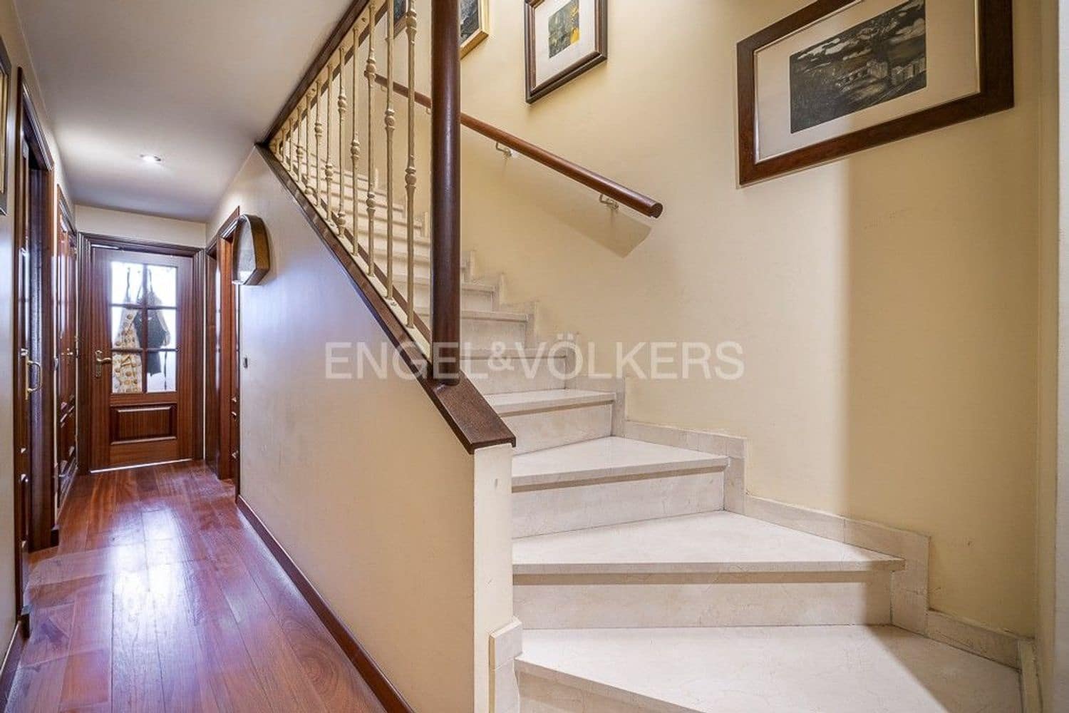 4 Zimmer Haus zu verkaufen in Estepona mit Garage - 695.000 € (Ref: 9733480)