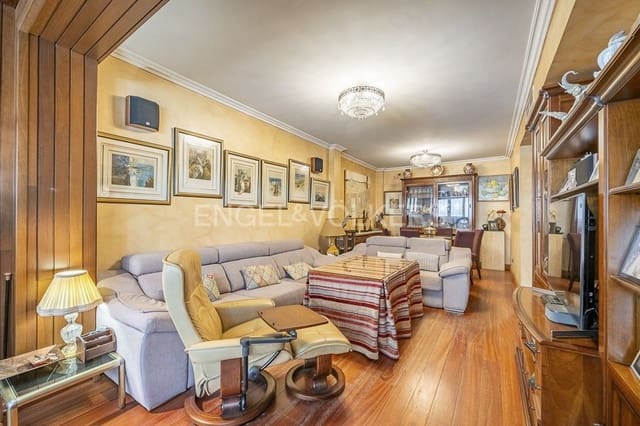 4 Zimmer Haus zu verkaufen in Zona Calvario, Estepona mit Garage - 695.000 € (Ref: 9733480)