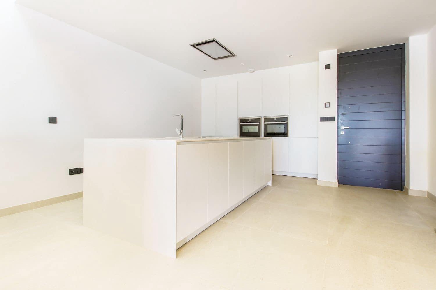 3 chambre Maison de Ville à vendre à Estepona avec piscine garage - 2 500 000 € (Ref: 9733482)