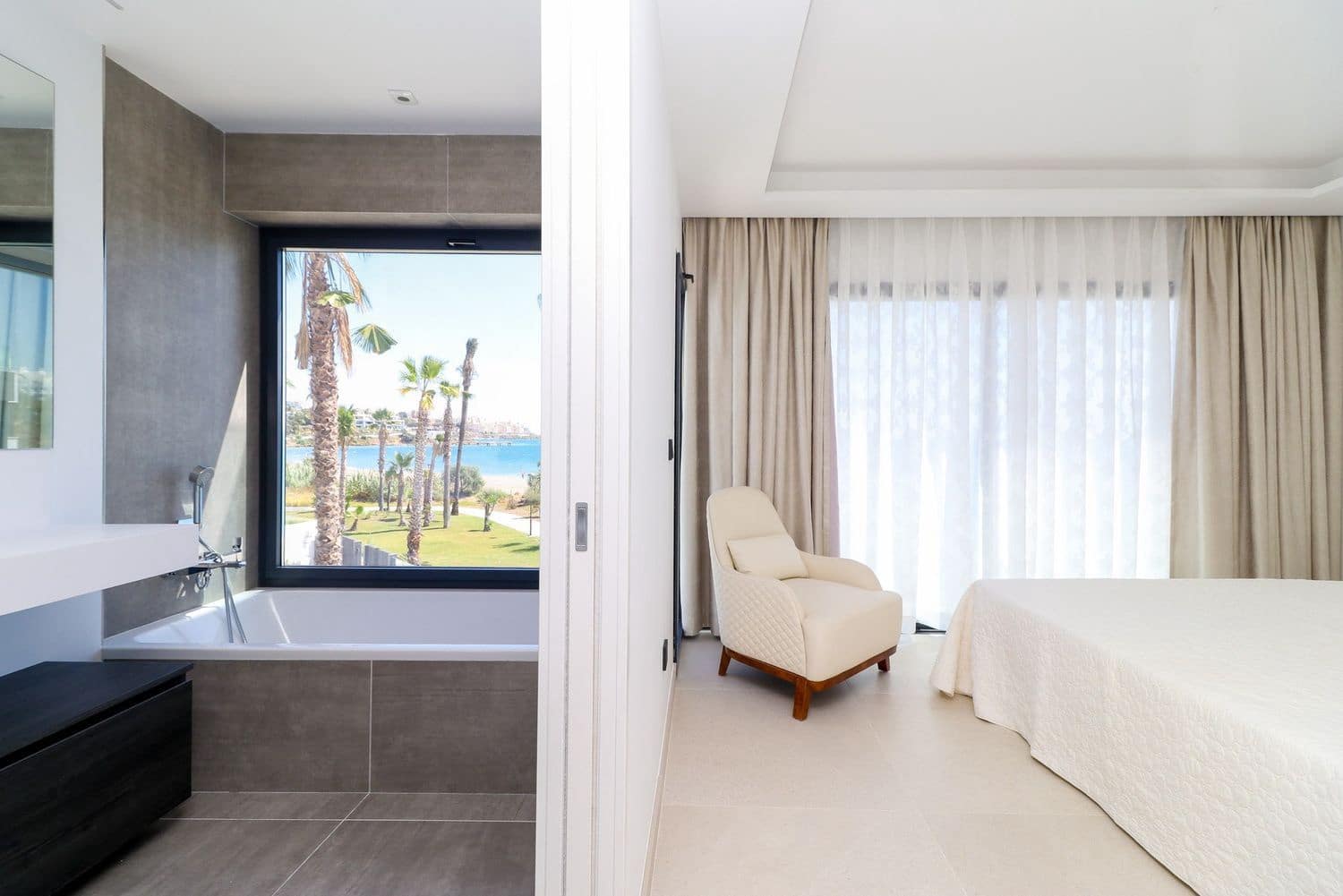 3 chambre Maison de Ville à vendre à Estepona avec piscine garage - 2 500 000 € (Ref: 9733482)