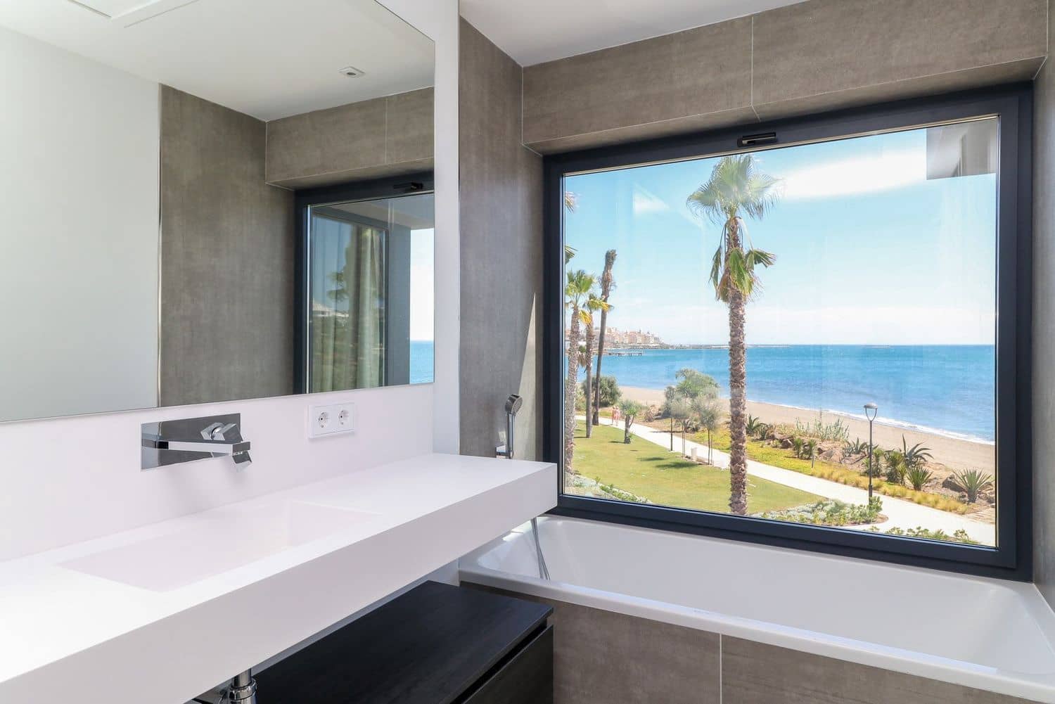 3 chambre Maison de Ville à vendre à Estepona avec piscine garage - 2 500 000 € (Ref: 9733482)