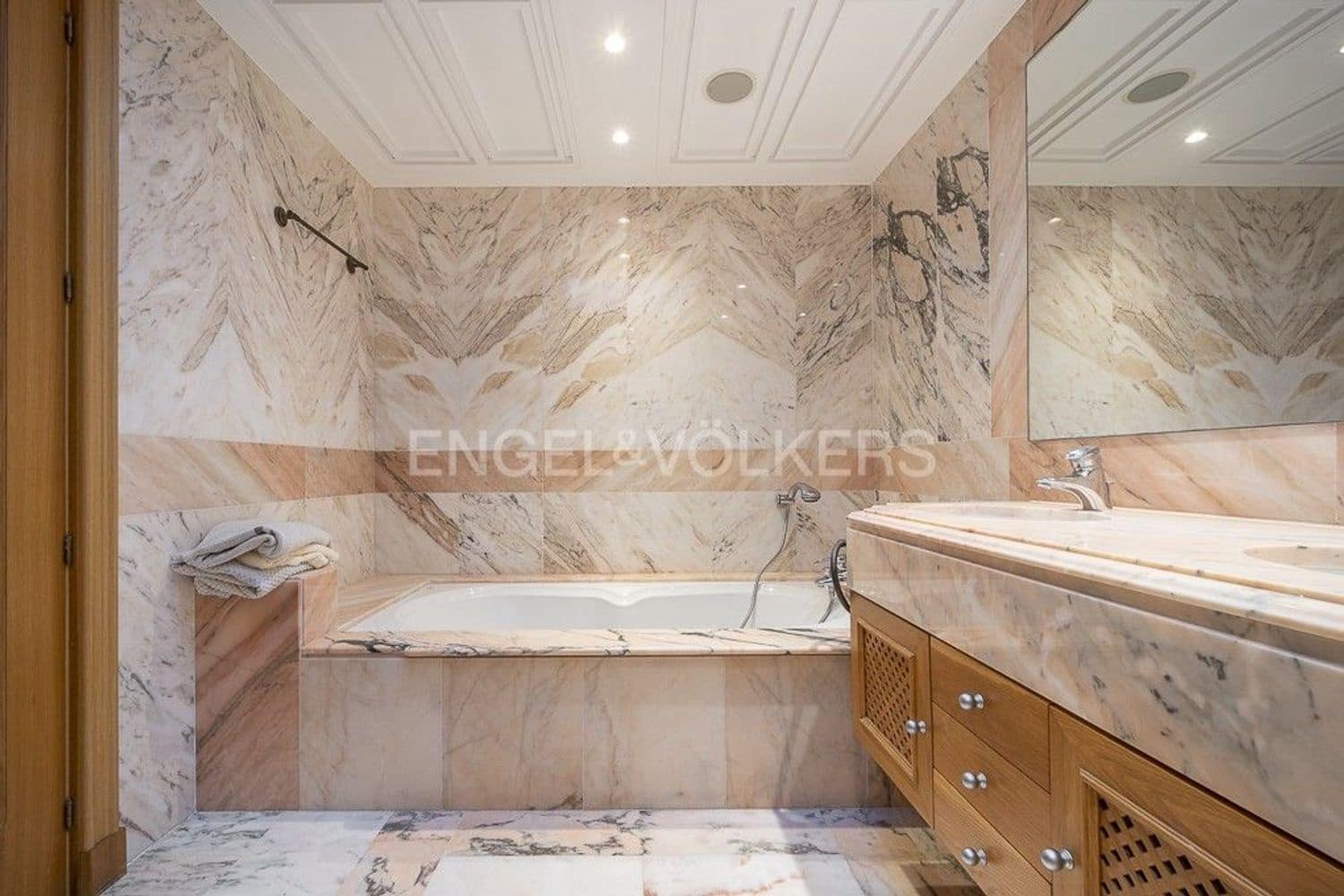 3 slaapkamer Appartement te koop in Costalita met zwembad garage - € 2.795.000 (Ref: 9733483)