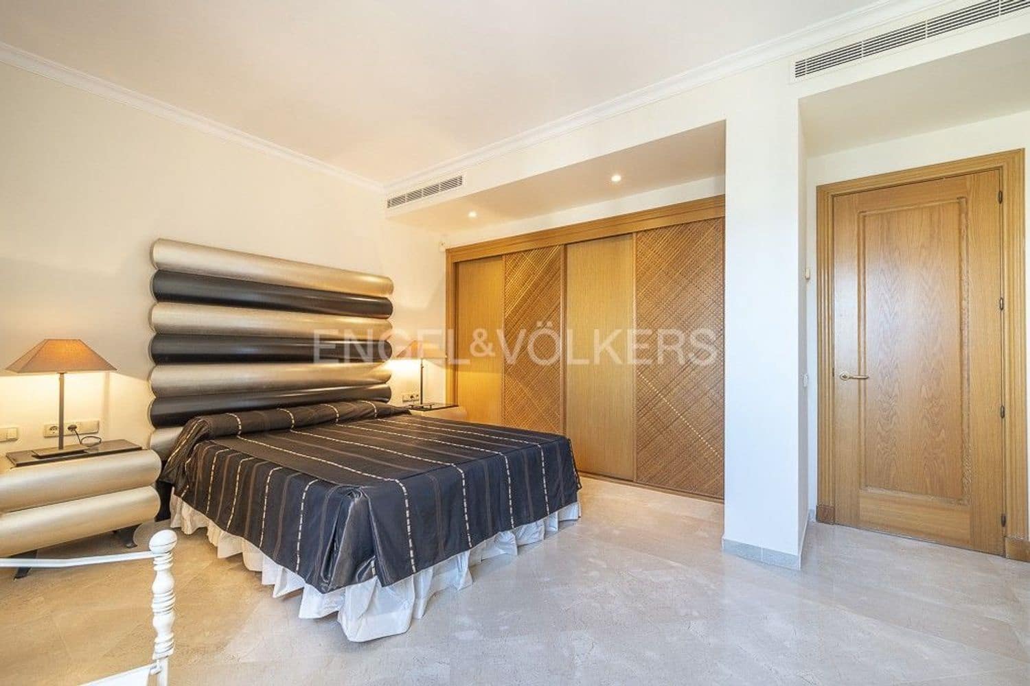 3 slaapkamer Appartement te koop in Costalita met zwembad garage - € 2.795.000 (Ref: 9733483)