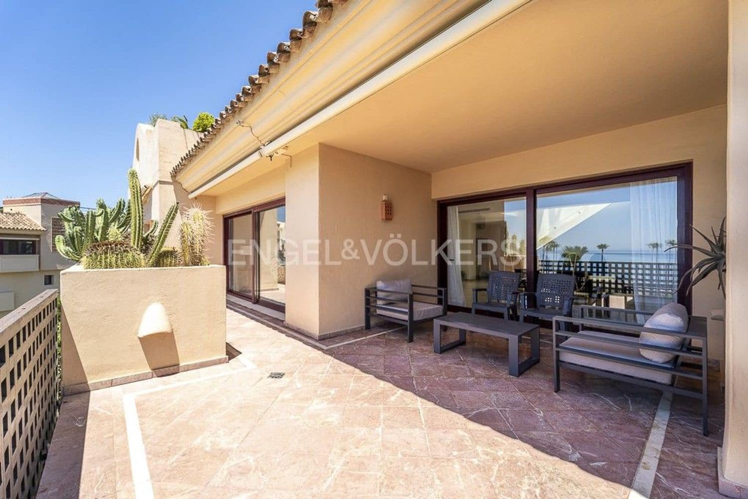 3 slaapkamer Appartement te koop in Costalita met zwembad garage - € 2.795.000 (Ref: 9733483)