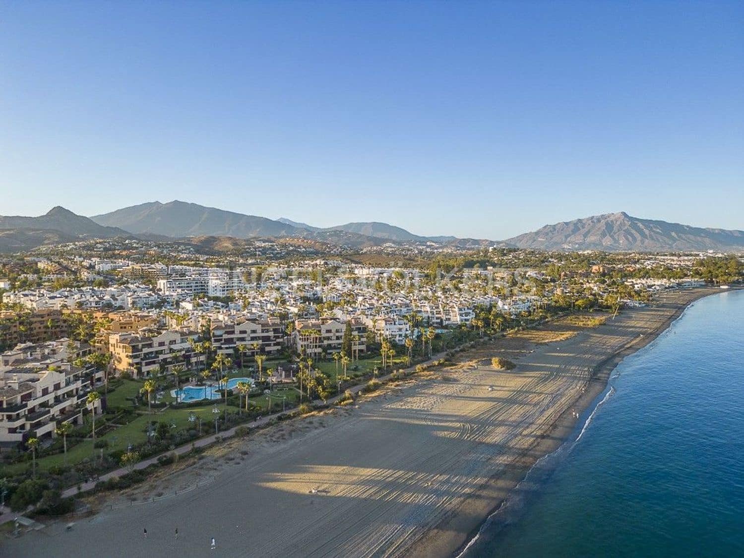 3 slaapkamer Appartement te koop in Costalita met zwembad garage - € 2.795.000 (Ref: 9733483)