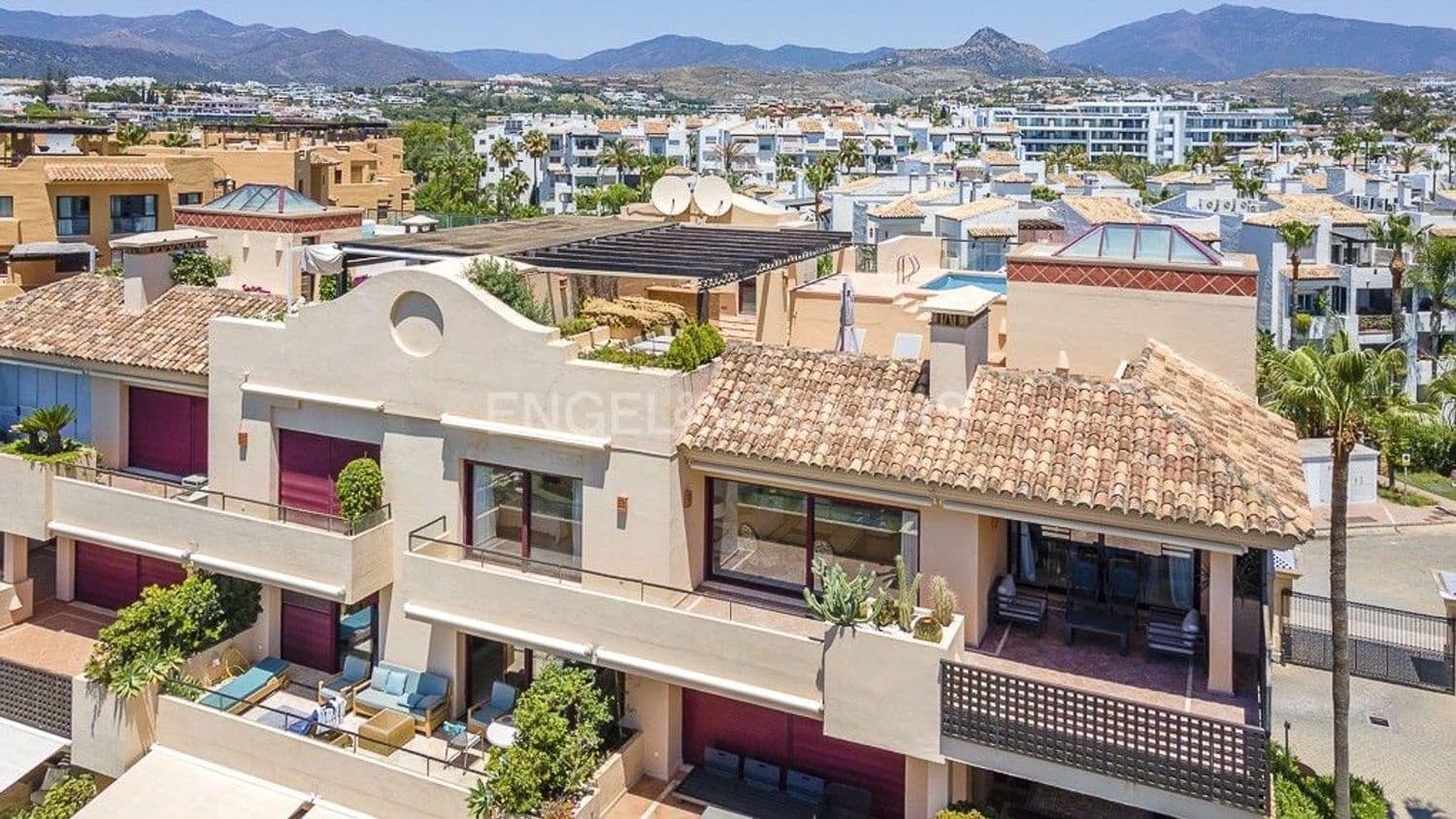 3 slaapkamer Appartement te koop in Costalita met zwembad garage - € 2.795.000 (Ref: 9733483)