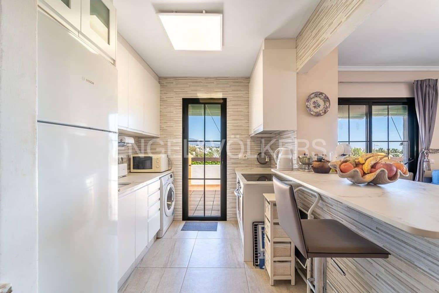 2 soveværelse Lejlighed til salg i New Golden Mile med garage - € 285.000 (Ref: 9733486)