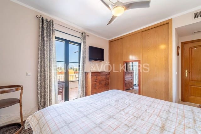 2 bedroom Apartment for sale in Cancelada, Estepona with garage - € 285,000 (Ref: 9733486)