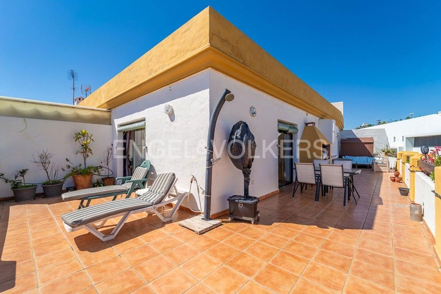 2 soveværelse Lejlighed til salg i New Golden Mile med garage - € 285.000 (Ref: 9733486)